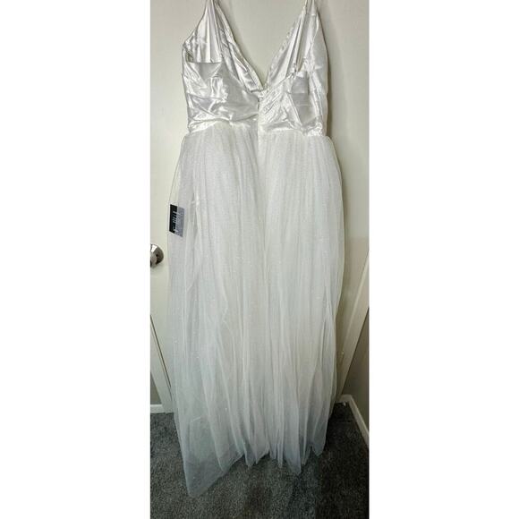 Lulus white formal dress with silver sparkles Size Small - Picture 3 of 3